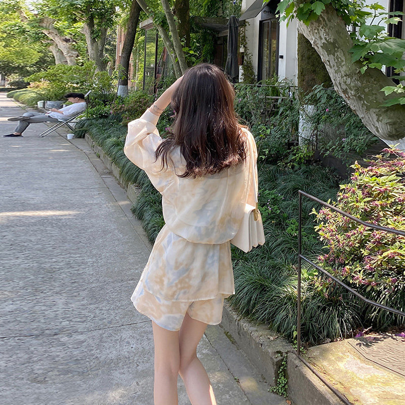 夏季吊带碎花开衫小个子穿搭连衣裙 慕恋绒连衣裙