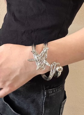 小众缠绕多层开口满钻星星手镯