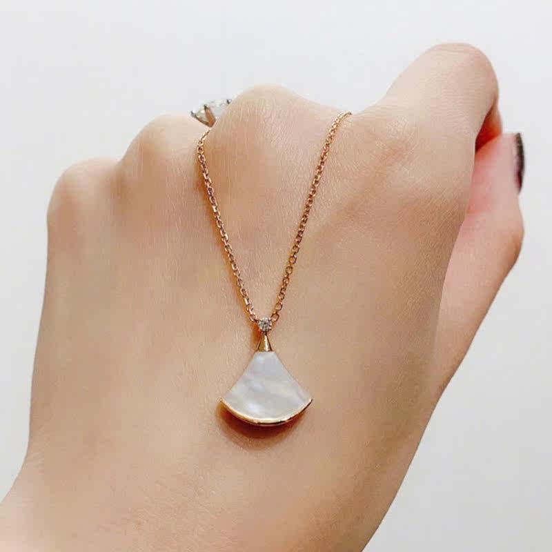 奥米迪奥白贝母红玉髓扇形新款耳钉 aomidior耳钉