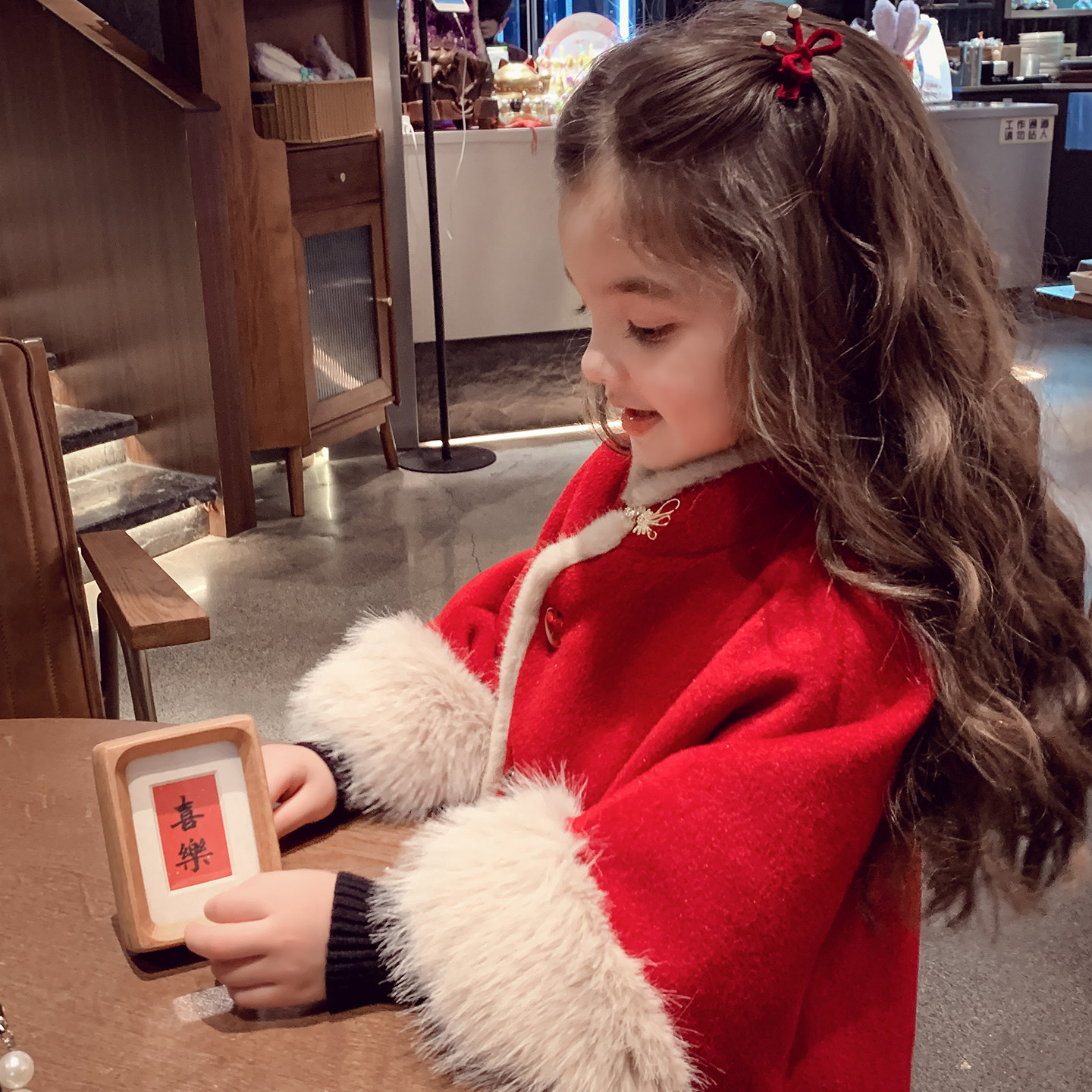 女童小香风红色外套冬装2025新款休闲韩版小女孩加绒加厚斗篷大衣,淘宝优惠券,粉丝福利购,淘宝优惠卷