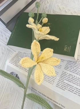 手工钩织跨境毛线花苞百合花针织花成品花束装饰摆件花艺礼物