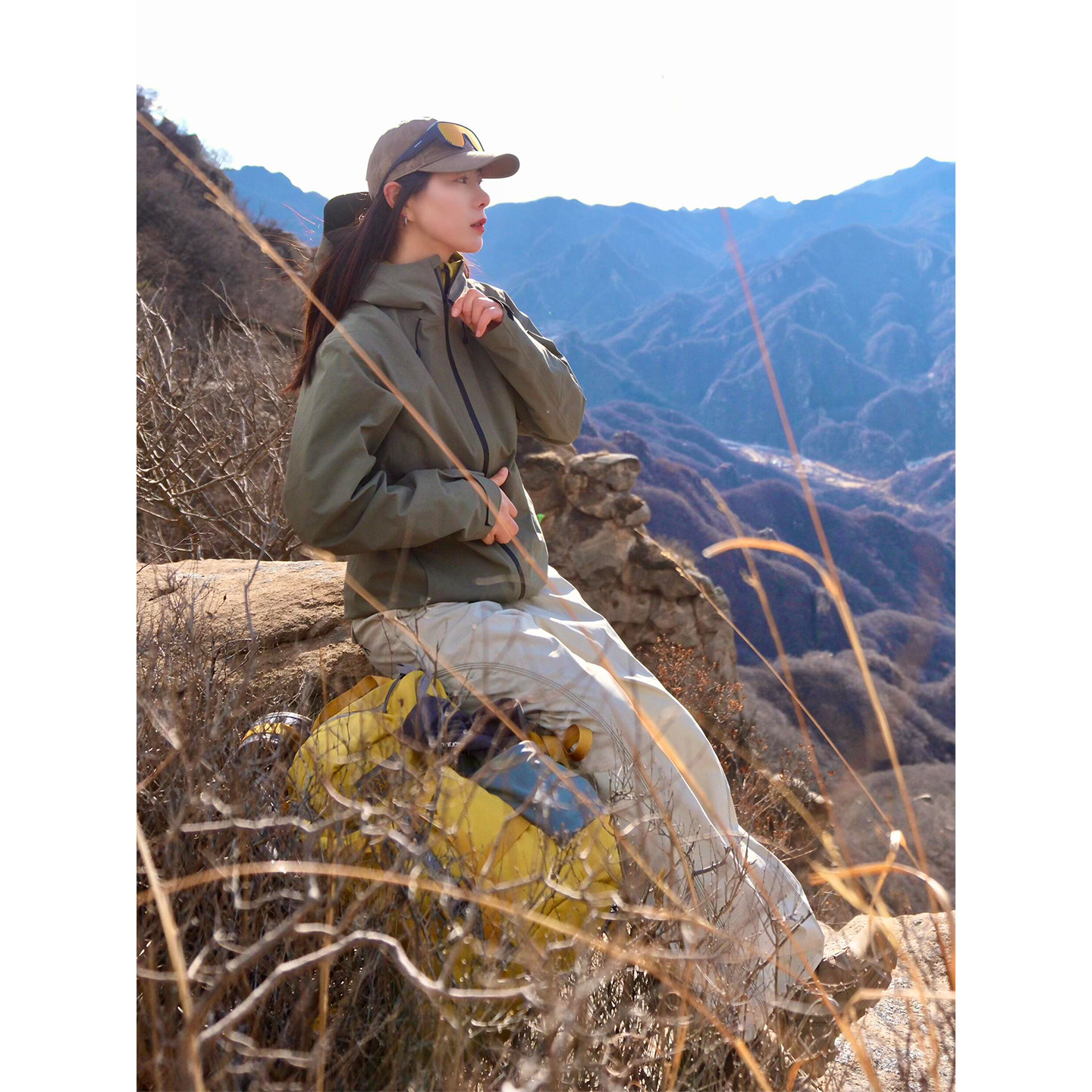 临典米色徒步登山裤女2026春季新款户外宽松直筒明线设计感休闲裤,淘宝优惠券,粉丝福利购,淘宝优惠卷