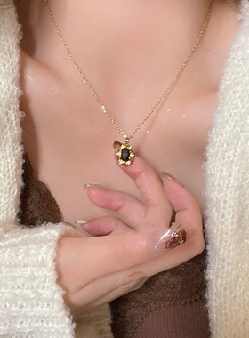 黑色锆石吊坠项链女轻奢小众复古气质锁骨链高级感双层叠戴颈链女