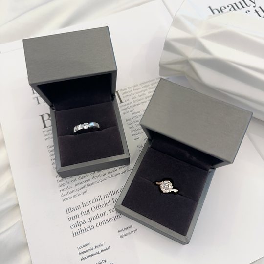 Wedding ring simulated living diamond rings look big