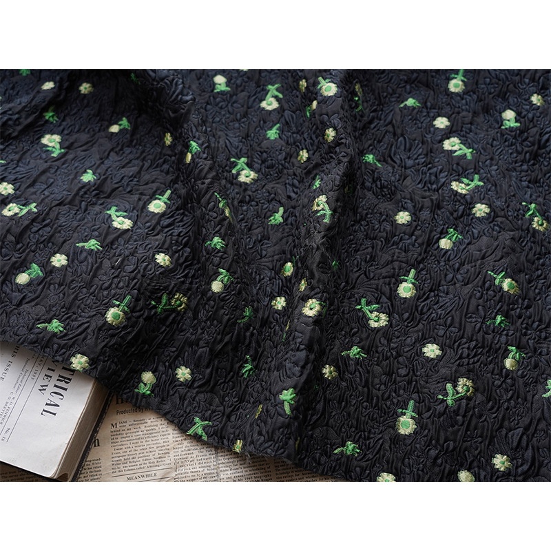 春夏浮雕小碎花提花泡泡面料清新黄绿黑尼龙女装蓬蓬裙箱包鞋服布 - 图3