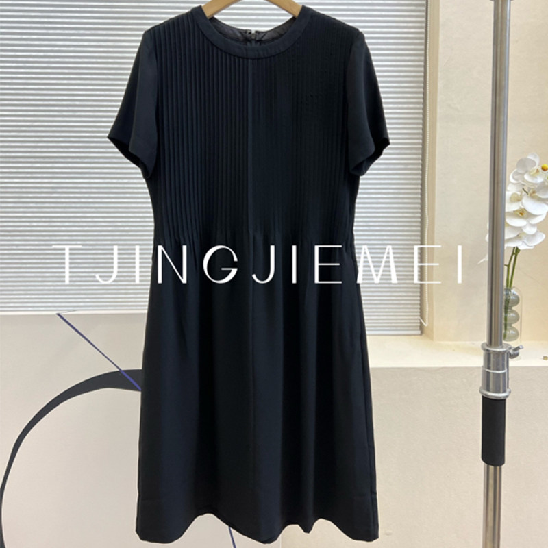 T井姐妹【巴黎式优雅】小众设计感圆领连衣裙女2023夏季小黑裙女