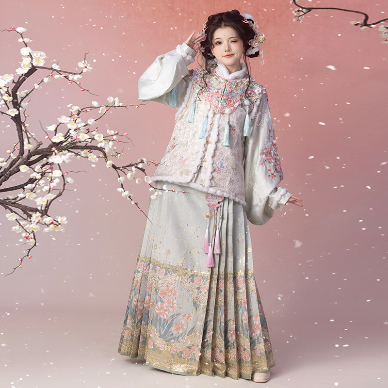 光宿【岁岁】汉服女明制比甲琵琶袖马面裙套装刺绣拜年服冬季加绒,淘宝优惠券,粉丝福利购,淘宝优惠卷