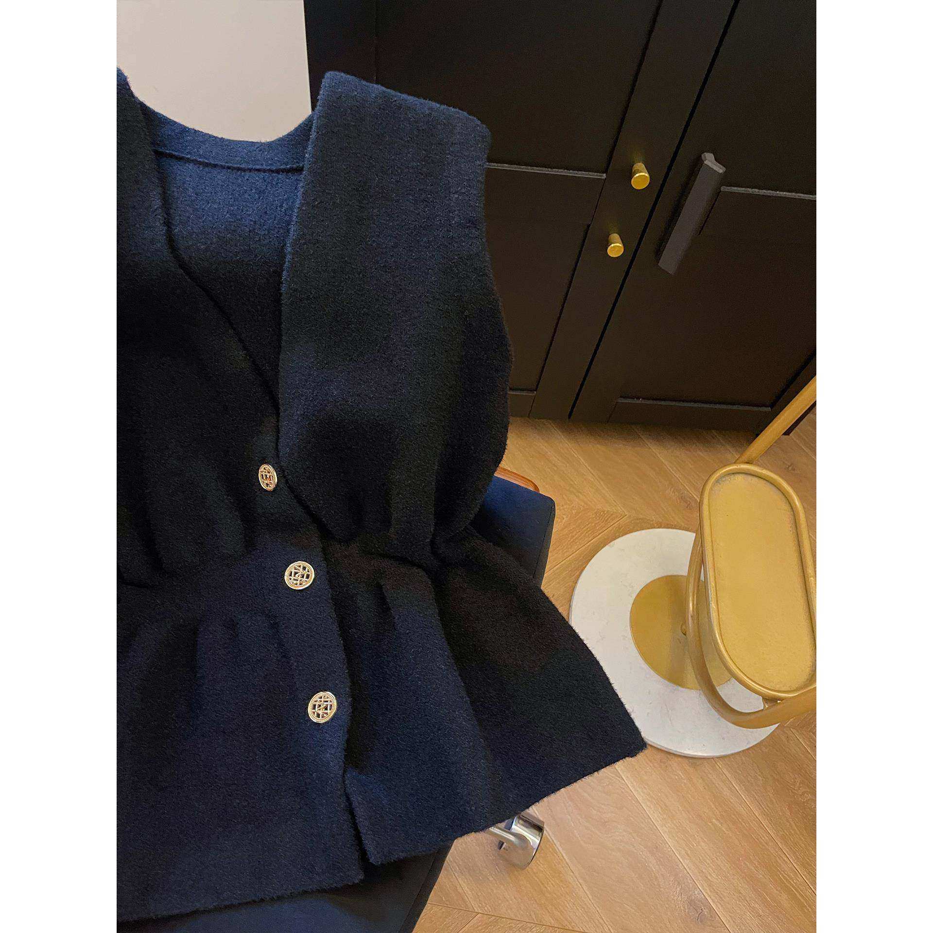 黑色小香风V领毛呢马甲女秋冬时髦洋气收腰坎肩外套叠穿无袖上衣,淘宝优惠券,粉丝福利购,淘宝优惠卷