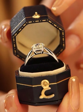 50分-2克拉【经典四爪】S925银镀白金莫桑石戒指女经典百搭时尚