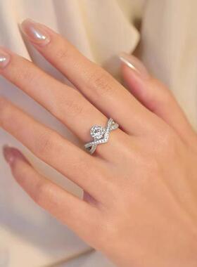 1克拉【爱翼皇冠】豪华莫桑钻镀AU750戒指女情人节礼物高级创意