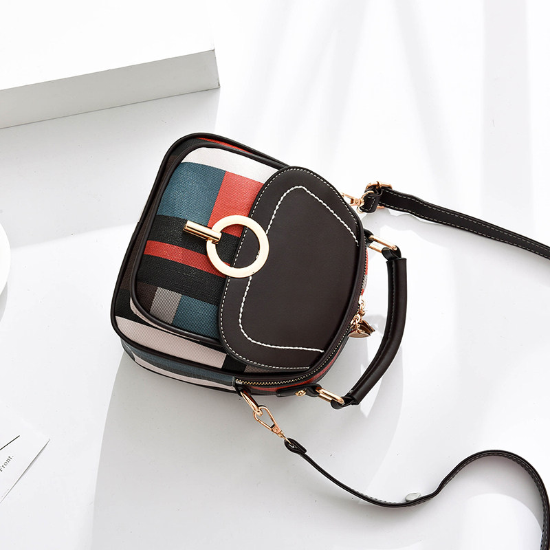 2022新款今年流行手机包女斜挎女包 莎迪龙小方包