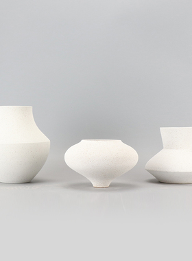 现代中式风陶瓷样板间手工花器