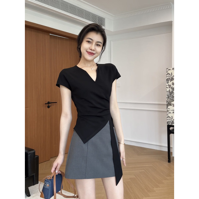 Zhang Azing ພາກໃຕ້ຂອງຝຣັ່ງແບບ Royal Sister style ຄໍ V-bias-ຕັດເສື້ອທີເຊີດສັ້ນ + ຊຸດກະໂປງສີຂີ້ເຖົ່າສໍາລັບແມ່ຍິງ summer