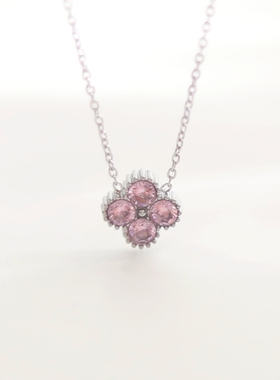 时尚气质镶钻四瓣花四叶草钛钢项链女小众百搭高级感锆石锁骨链