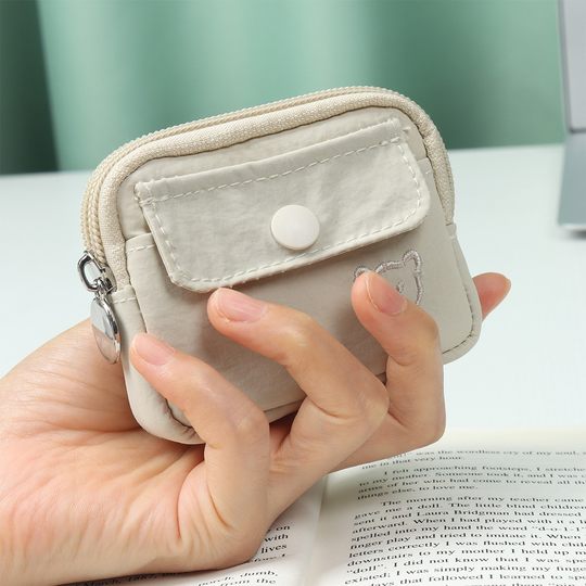 Multifunctional wear-resistant coin purse