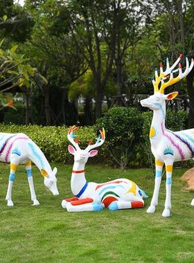 户外仿真玻璃钢白鹿雕塑手绘梅花鹿装饰摆件小区庭院大型仿真动物