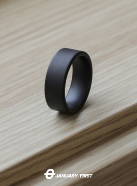 原创宽面磨砂陶瓷戒指男女ins潮情侣对戒简约黑色食指小众高级感