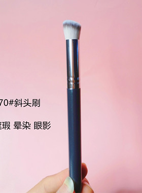镰刀鼻影刷眼影刷小马毛山根鼻翼晕染斜头修容动物毛立体化妆刷