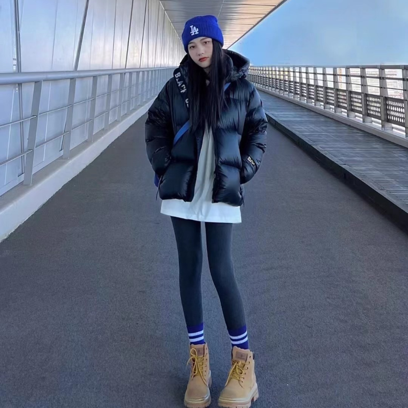 黑金男女同款时尚羽绒服-TD