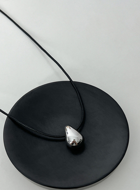 极简冷淡风金属光面水滴项链