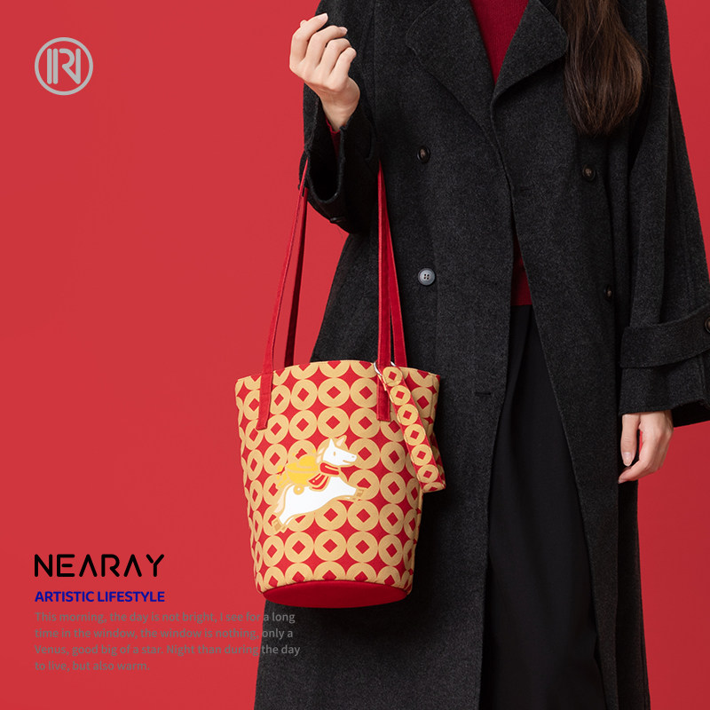 尼睿新款红色单肩包马年定制logo印花帆布包企业年会礼品水桶包W,淘宝优惠券,粉丝福利购,淘宝优惠卷