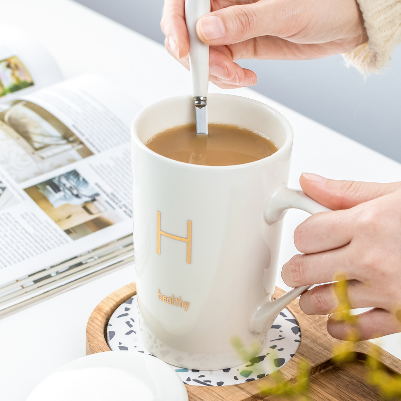 马克杯带盖勺杯子创意个性潮流陶瓷字母杯大容量水杯情侣杯办公杯