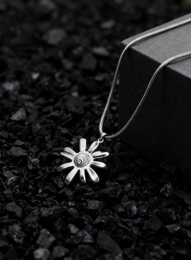S925银太阳花粼纹守护项链