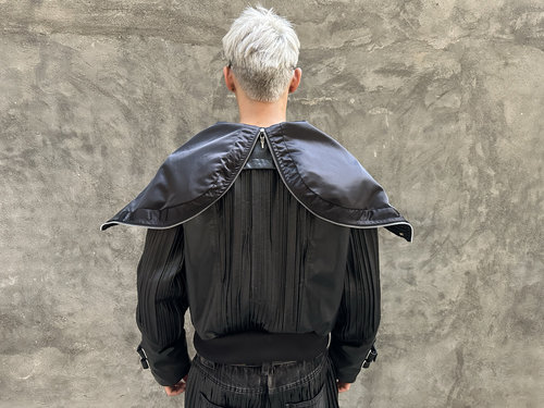 LE LOSANGE  LEATHER PLISSE HOOD JACKET褶皱连帽皮夹克 - 图2