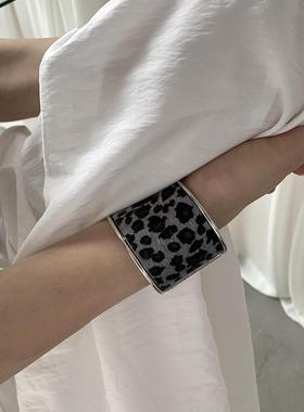 LONSLANACC复古豹纹手镯