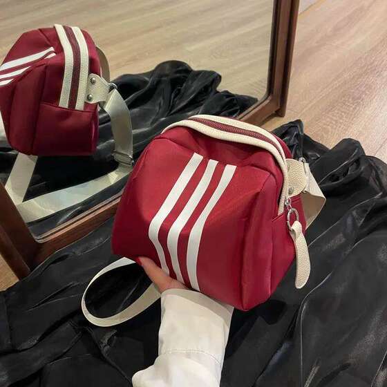 Casual nylon bag for women 2025 new niche design shell bag lightweight and versatile large capacity crossbody bag