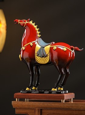 速发德化陶瓷将军马公件红色生品马客厅酒柜办摆室桌面装饰工艺肖