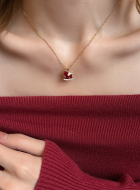 红色小马吊坠项链女生轻奢高级感