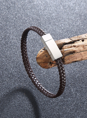 潮牌通用钛钢黑色简约手链皮质