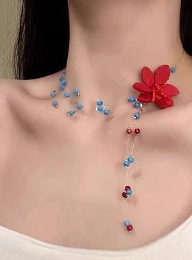 高级感明媚少女春日多巴胺花朵项链2025新款蓝色串珠choker锁骨链