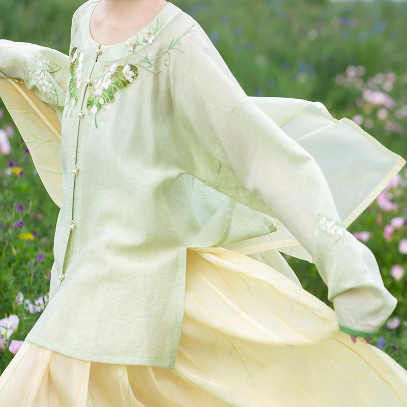 裳宫语遇萤明制汉服女绿色绣花圆领衫弓袋袖马面裙日常春夏秋款 - 图2