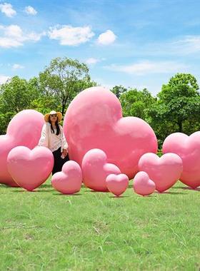户外仿真气球爱心玻璃钢雕塑商场景区度假村民宿网红打卡拍照摆件