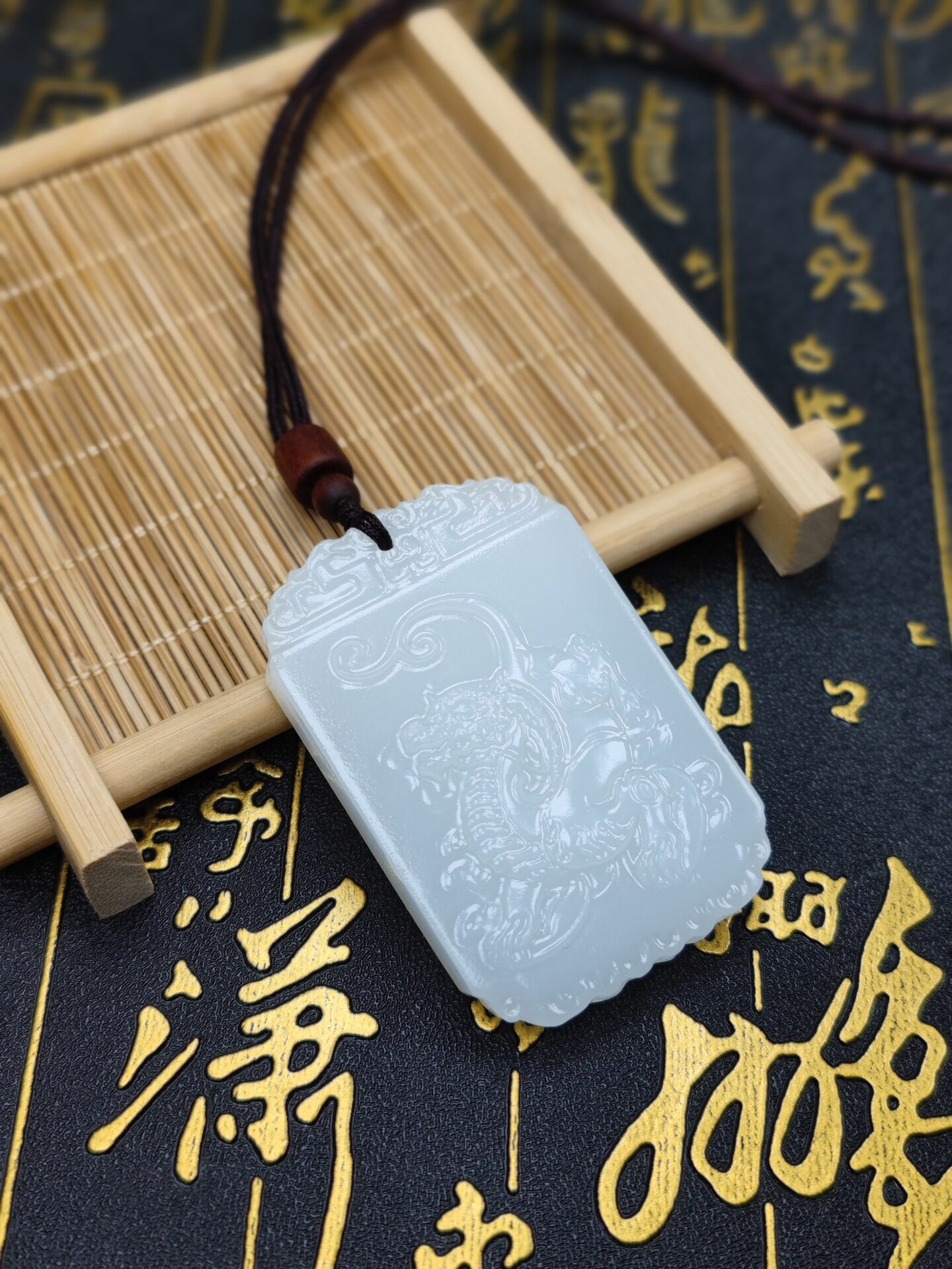 阿富汗白玉麒麟挂件 麒麟玉挂坠男女款玉器吊坠玉佩玉牌子