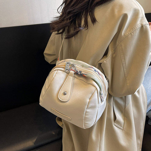 牛津布贝壳包包女士2025新款宽带斜挎包通勤妈咪包外出休闲帆布包 - 图2