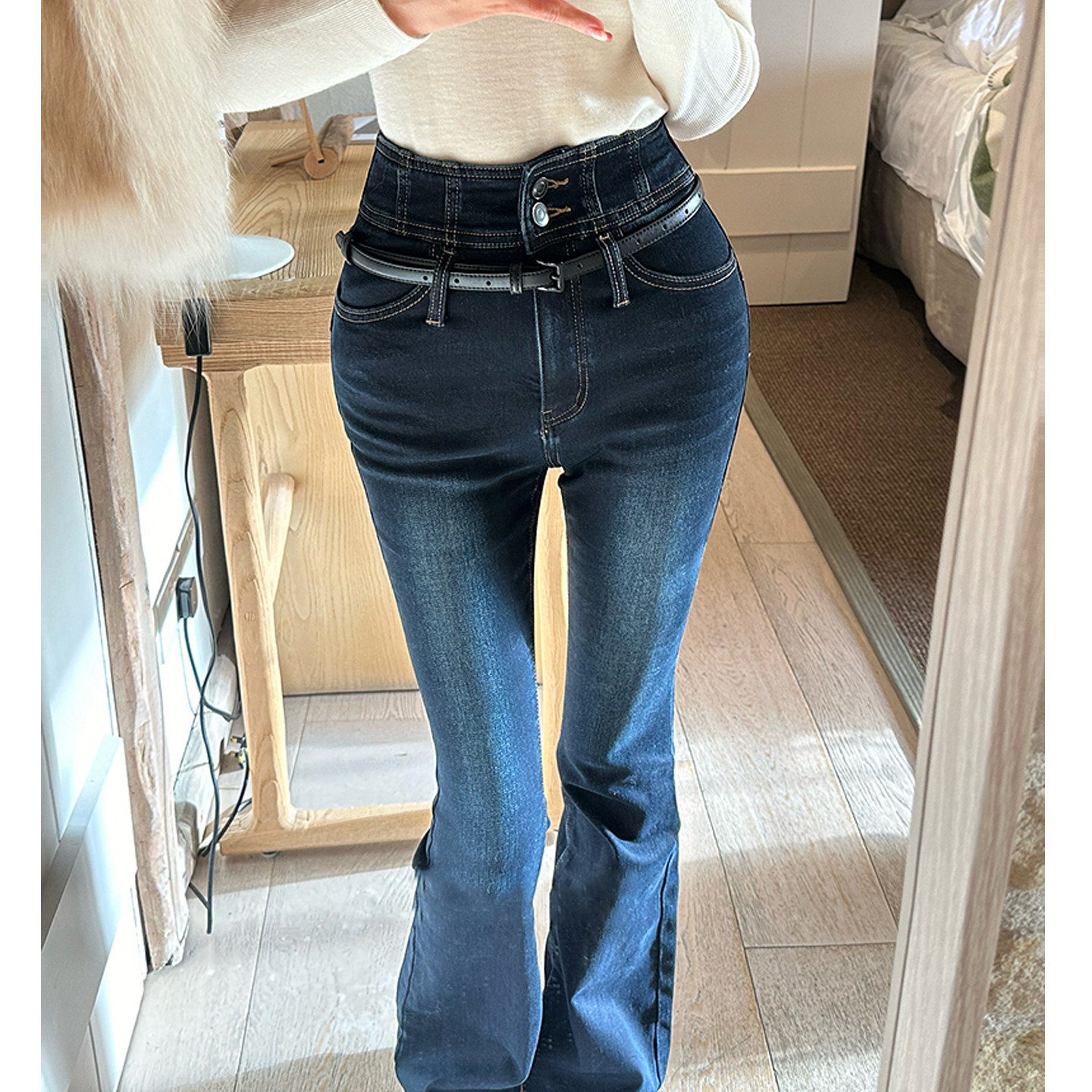 樊樊同款「神裤5.0酒杯腰」常规/小个子版薄绒感微喇牛仔裤+腰带,淘宝优惠券,粉丝福利购,淘宝优惠卷