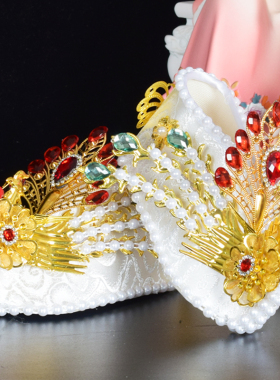 娘娘王母庙里堂口凤鞋钻石珍珠