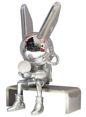 网红打卡大摆件太空兔子电镀发光玻璃钢雕塑潮牌KTV酒吧门口装置