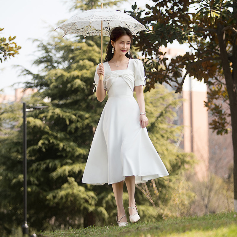 领证小白登记缎面法式女连衣裙 美蓓可连衣裙