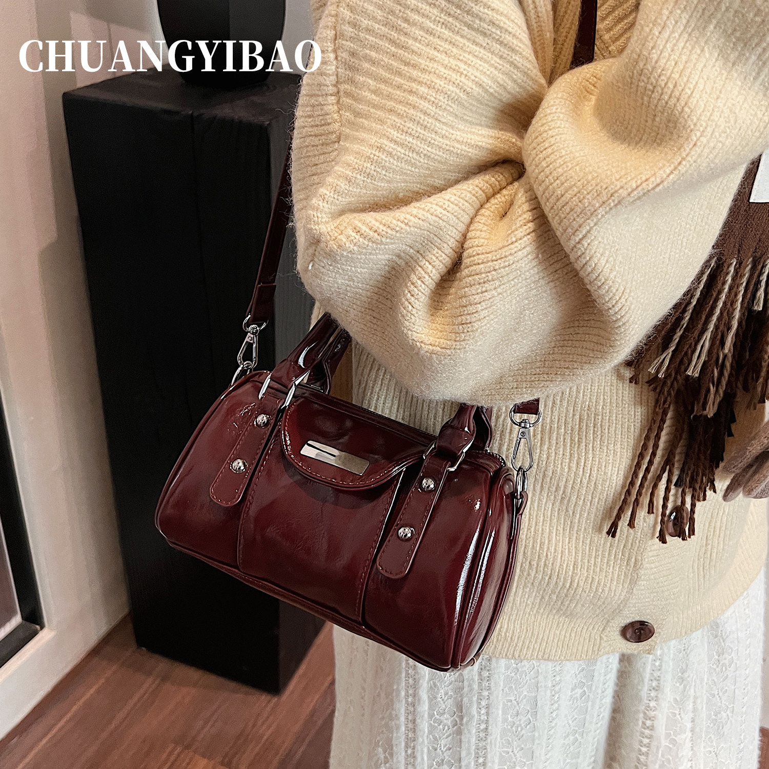 红色保龄球圆筒包包女2025新款秋冬轻奢小众高级感波士顿斜挎婚包,淘宝优惠券,粉丝福利购,淘宝优惠卷