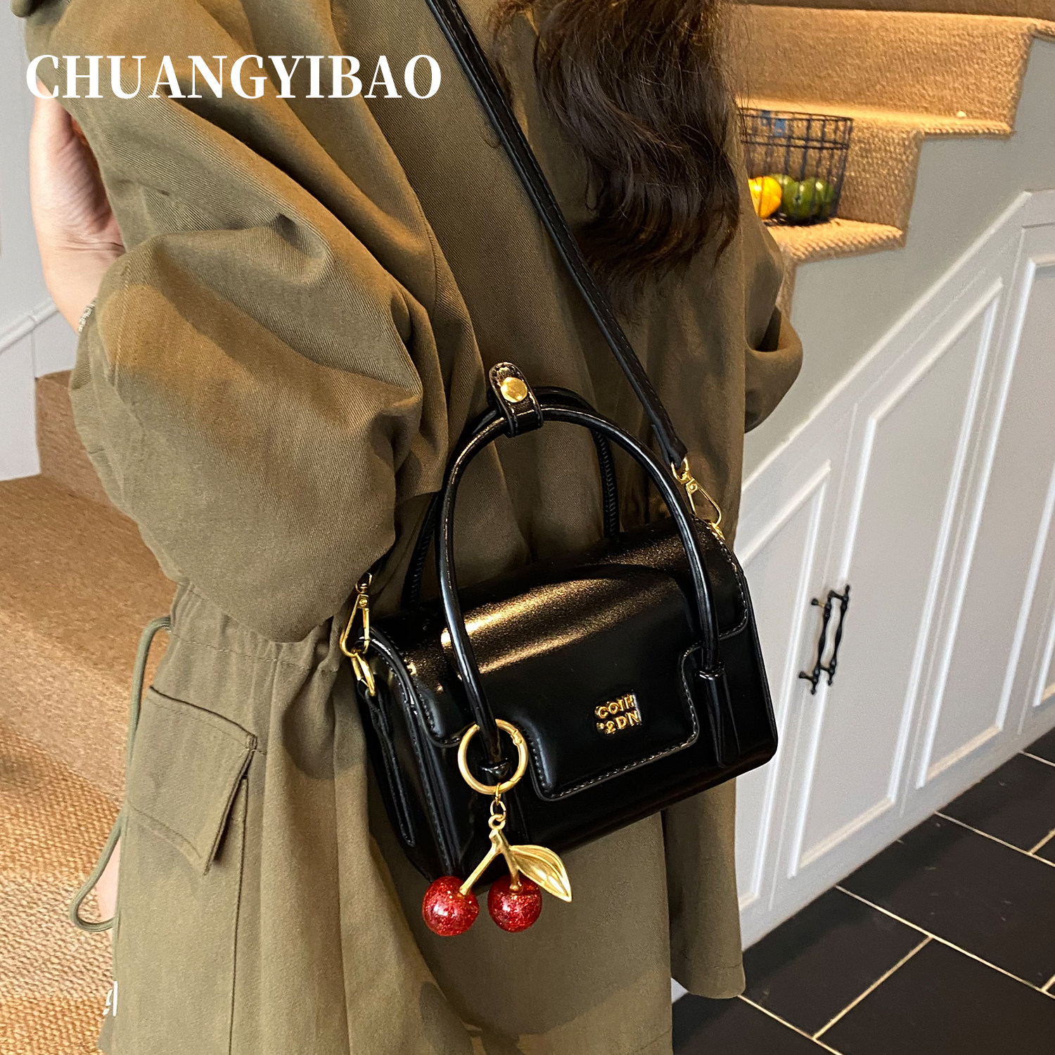 红色超火精致小方包包女2025新款轻奢小众高级感手提斜挎新娘婚包,淘宝优惠券,粉丝福利购,淘宝优惠卷