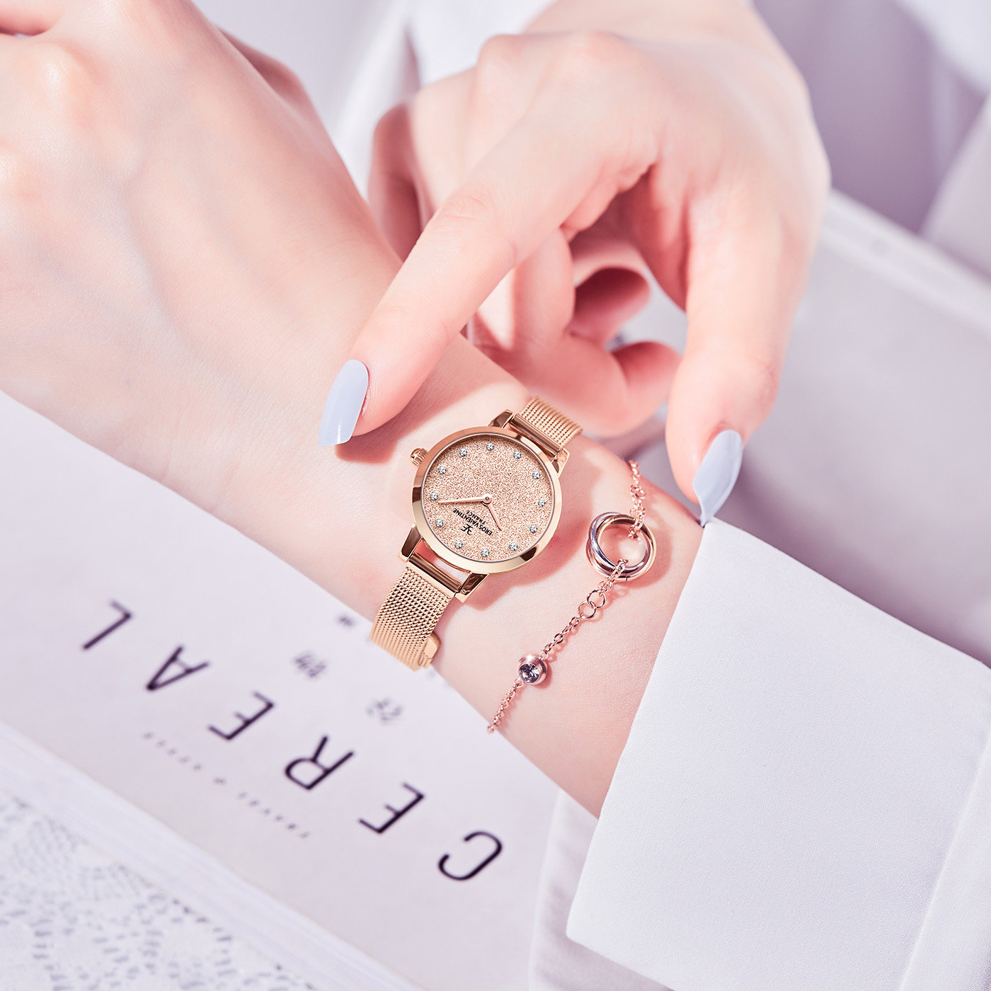 女2021年新款小表盘简约防水手表 efow国产腕表