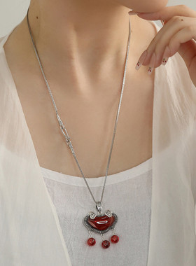 925银红色长命锁吊坠项链轻奢小众链子配饰时尚百搭锁骨链饰品