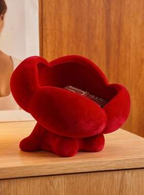 红色花朵造型装饰摆件