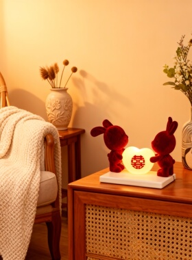 新年情侣兔子毛绒爱心摆件