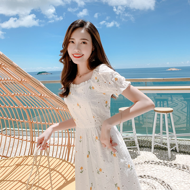 小雏菊碎花一字肩2020夏季连衣裙 艾郡芬连衣裙