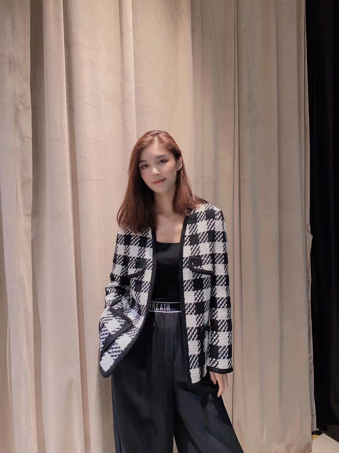 阿玛施旗舰店官网2020秋装女上衣 范芙熙短外套